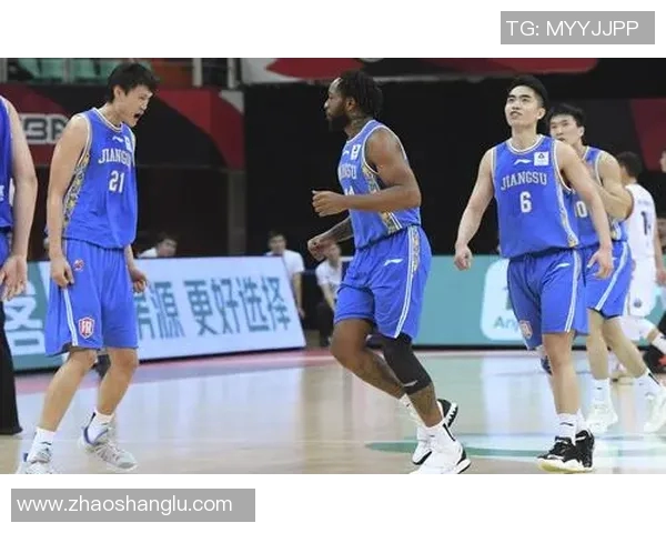 深入分析南京篮球队独特进攻战术与球员配合的成功之道 深入分析南京篮球队独特进攻战术与球员配合的成功之道