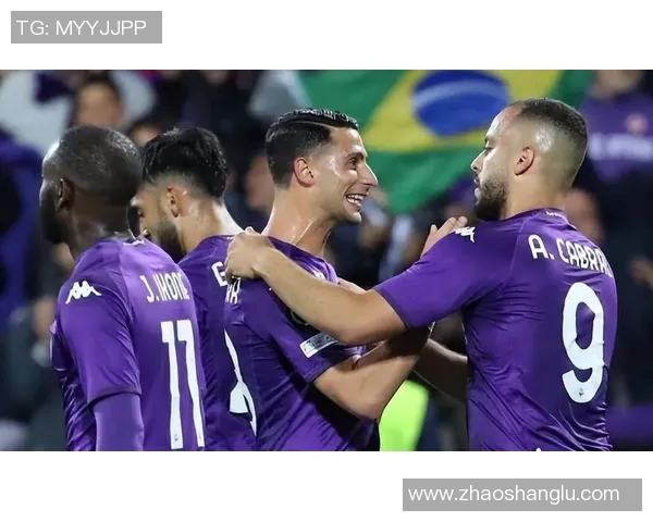 赛后分析南京足球队与武汉足球队在灵活性欧冠足球中的表现与策略对比 赛后分析南京足球队与武汉足球队在灵活性欧冠足球中的表现与策略对比